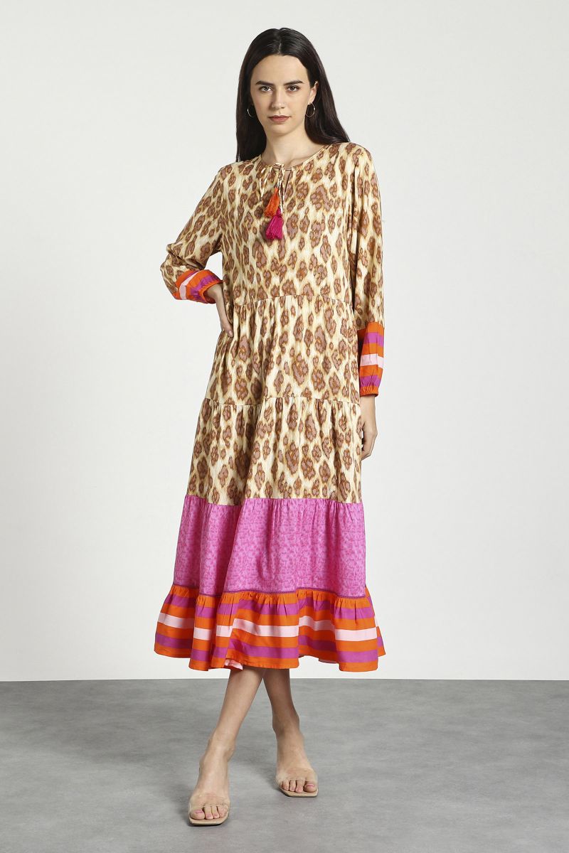 Cheetah print biege dress with half sleeves