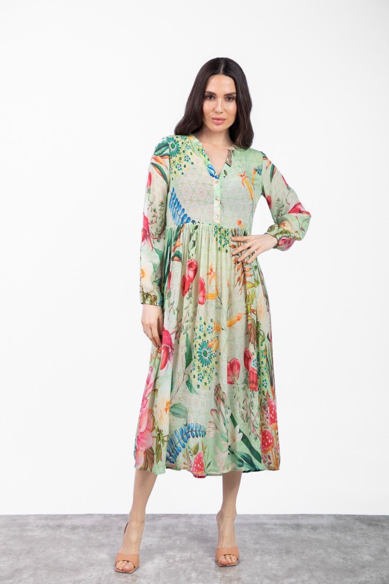 فستان متوسط الطول بتجمعات أمامية بطبعة زهور باللون الأخضر